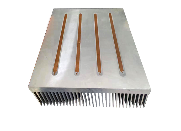 Buried heat pipe liquid cooling plate